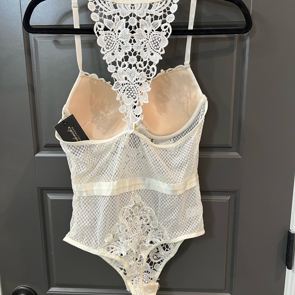 Frederick's of Hollywood Lace Chemise in Cream - Picture 2 of 6